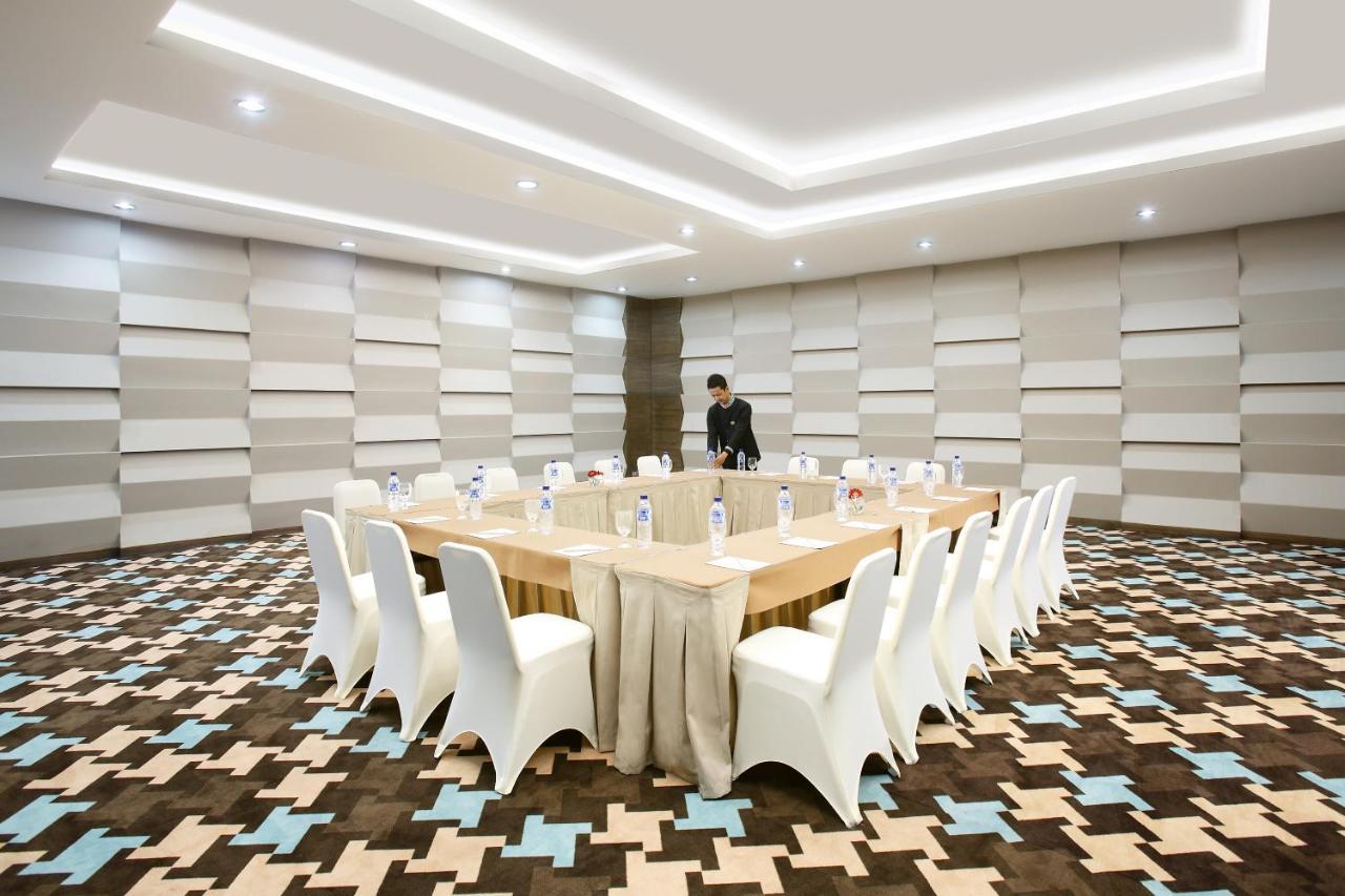 Hotel Santika Kelapa Gading Yakarta Exterior foto